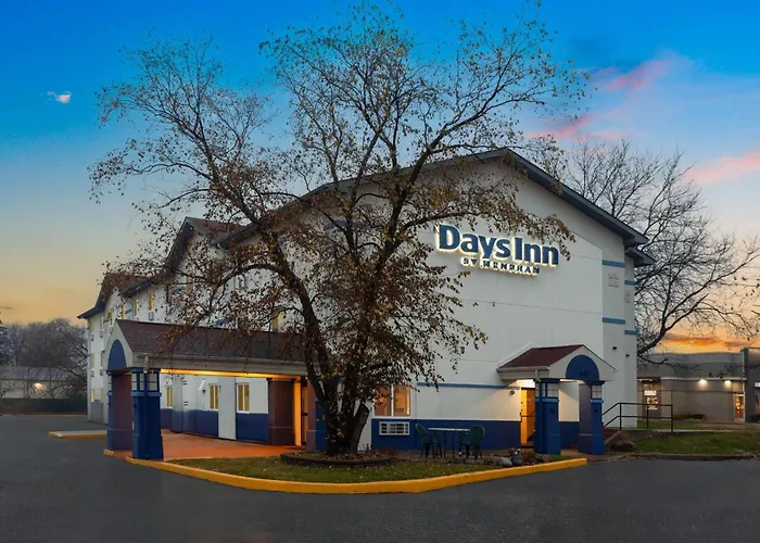 Days Inn By Wyndham Waukegan Great Lakes-Free Breakfast And Naval Base Shuttle