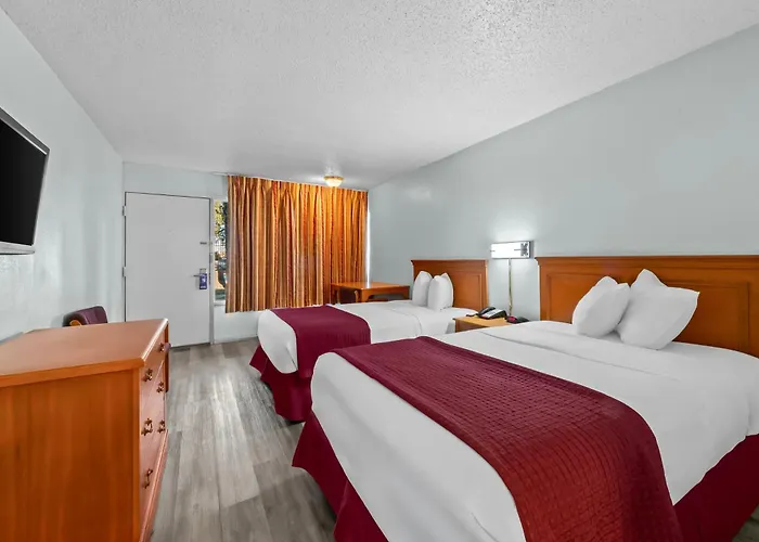 Knights Inn San Antonio Near Frost Bank Center