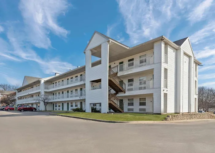 Birch Hill Suites Kansas City - Independence