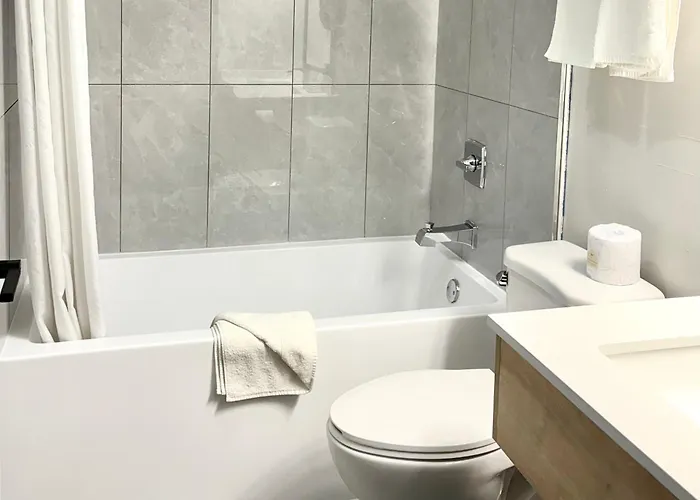 Super 8 By Wyndham Clearwater Bc Motel