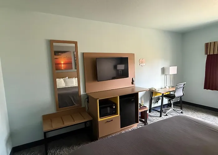 Bay Inn Tawas City