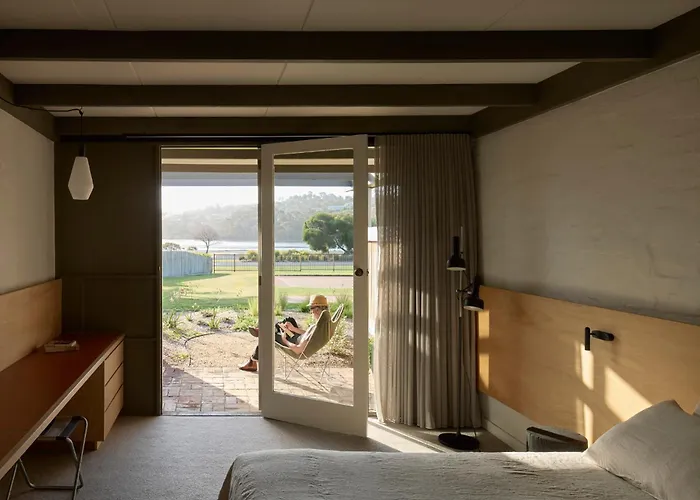 The Black Dolphin Motel Merimbula