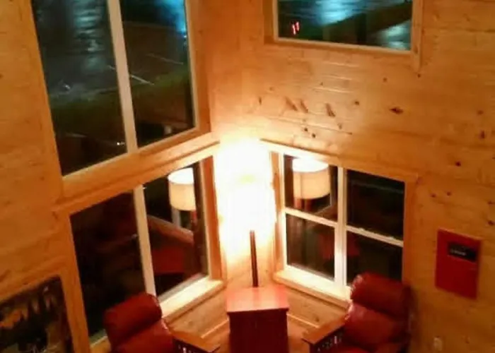 Rolling Hills Lodge Cherokee