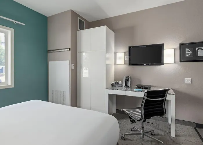 Prairie Crest Medicine Hat By Ihg