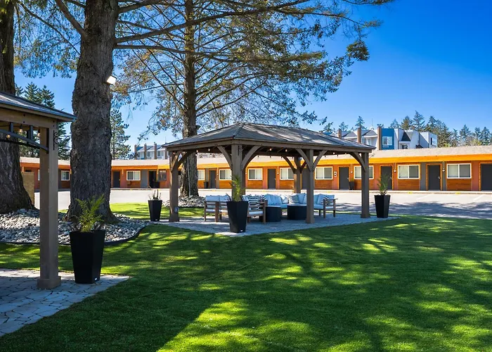 The Tide'S Out Motel Parksville