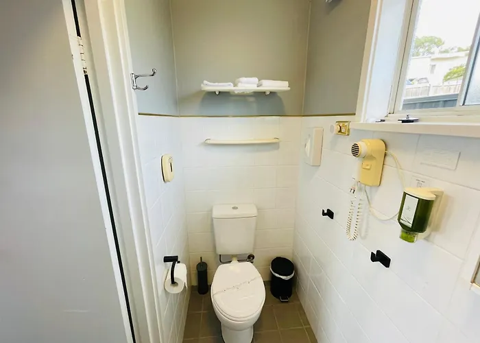White Manor Motel Cooma