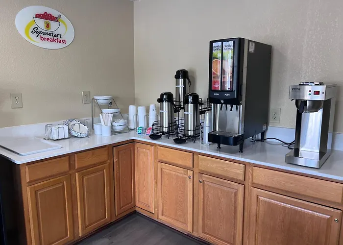 Super 8 By Wyndham Lumberton Nc Motel