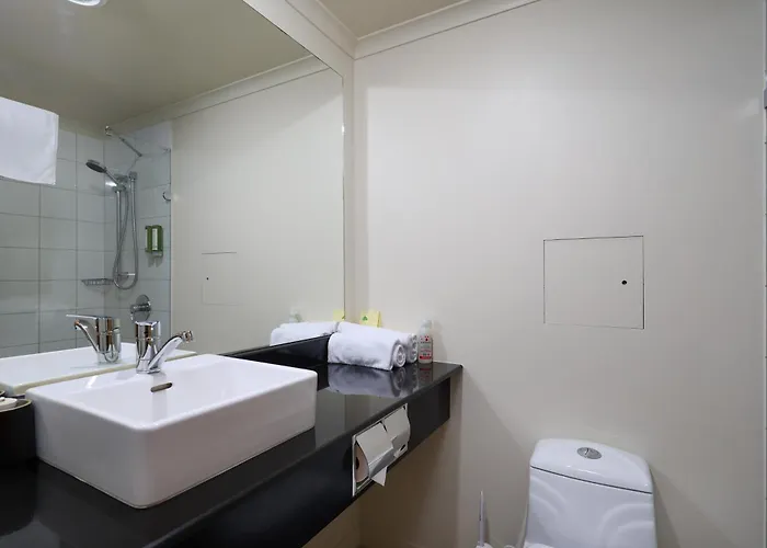Saxton Lodge Nelson