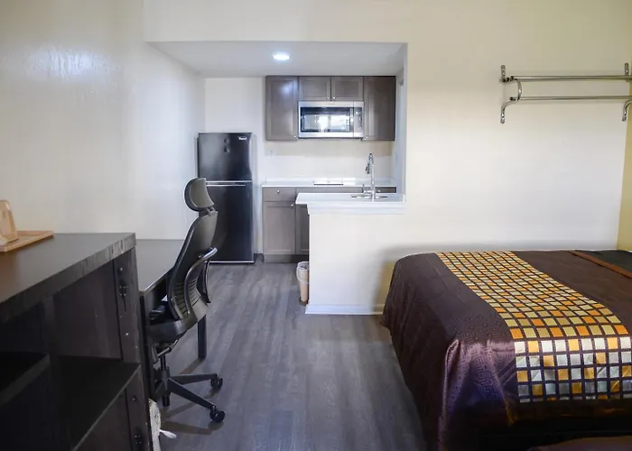 James River Inn & Suites Newport News