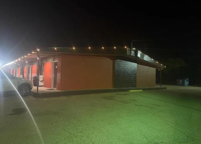 Holiday Host Motel & Rv Park Sonora
