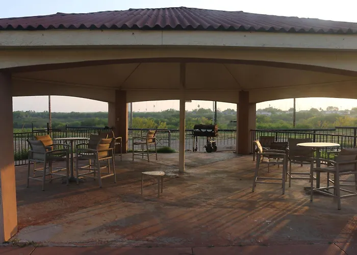 Mg Inn & Suites Zapata