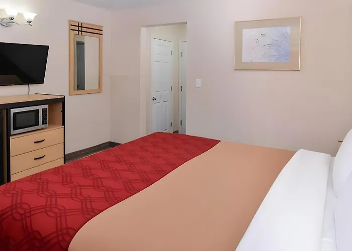 Econo Lodge Rochester I-90 & I-390 Henrietta