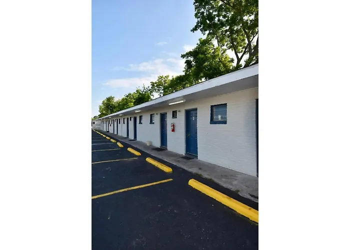 Motel 19 By Capital O Baytown I-10