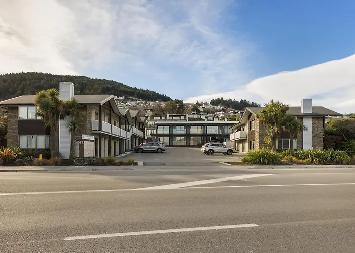 Queenstown Motel Apartments (Adults Only)