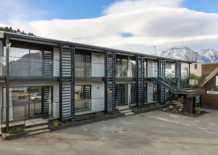 Queenstown Motel Apartments (Adults Only)