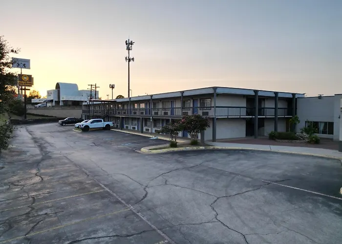 Texas Inn & Suites Denton