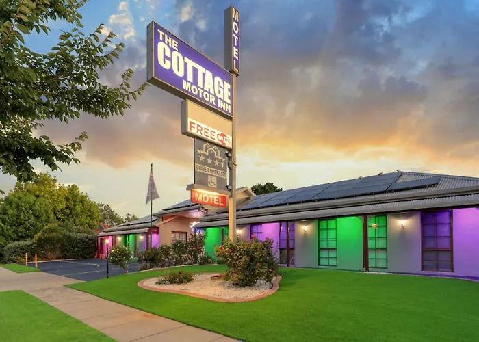 The Cottage Motor Inn Albury Cbd