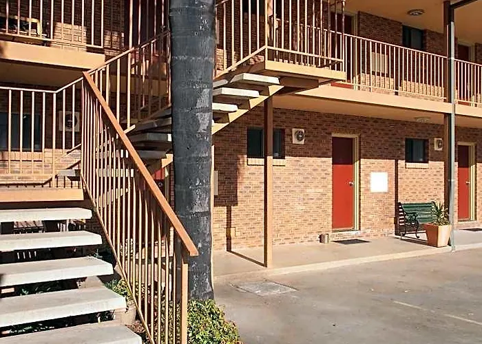 Cobar Town & Country Motor Inn