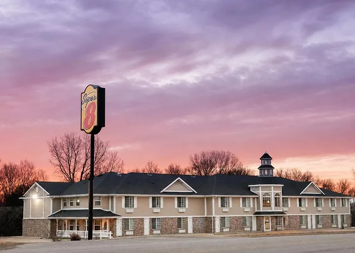 Super 8 By Wyndham Arkansas City Ks