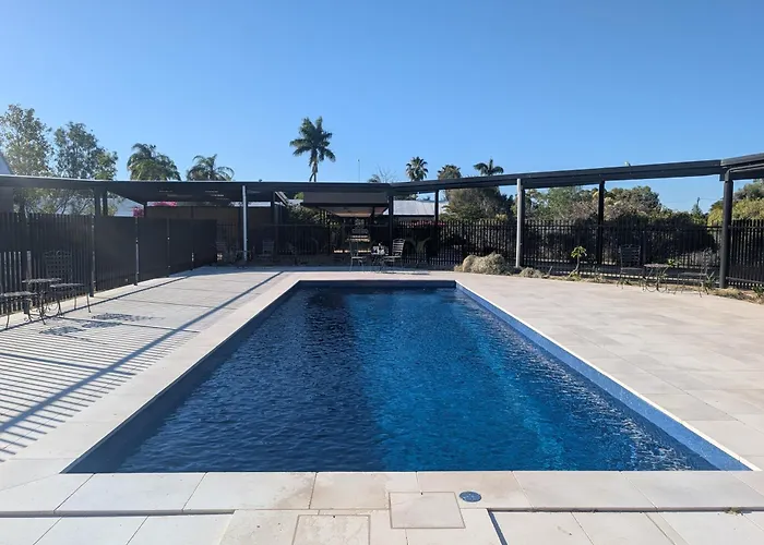 Albert Park Motor Inn - Undercover Parking - King Beds Longreach
