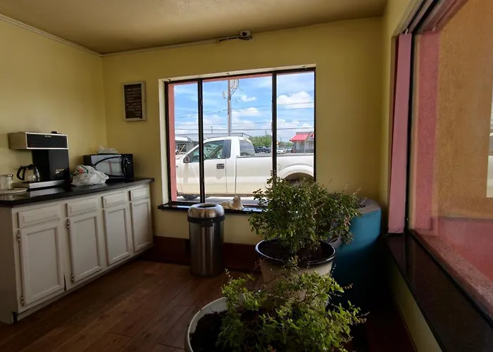 Delux Inn Odessa
