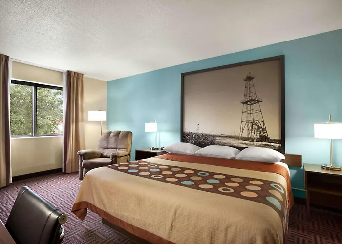 Super 8 By Wyndham Salem Motel
