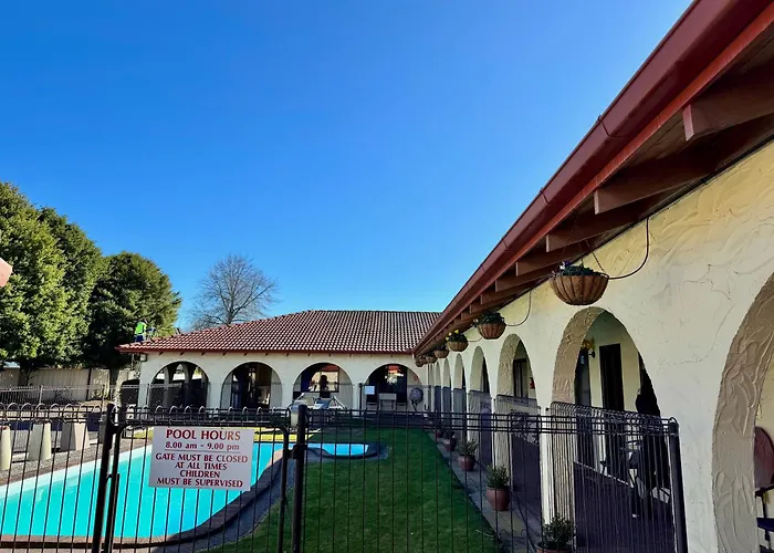 Captains Quarters Motor Inn Cambridge
