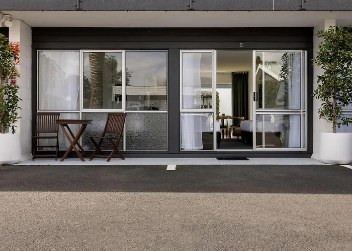 Roselands Motel Tauranga