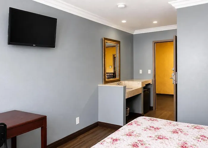 Executive Suites Inn Westminster