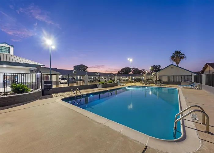 Best Western Regency Inn & Suites Gonzales