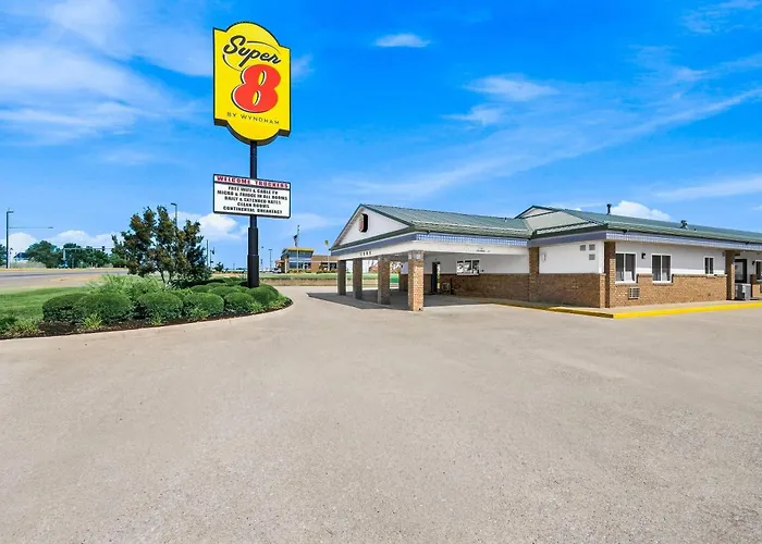 Super 8 By Wyndham Siloam Springs Motel