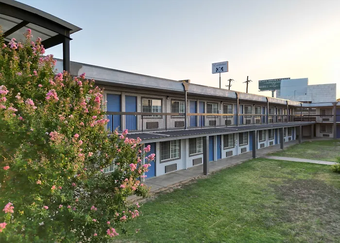 Texas Inn & Suites Denton