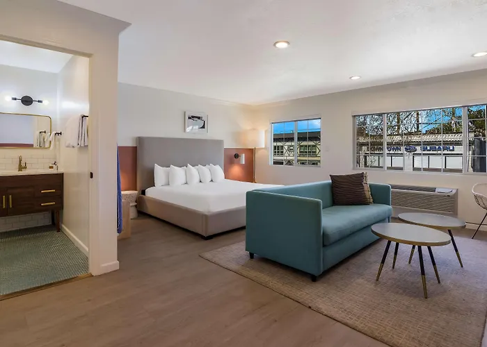 Signature Inn Oakland