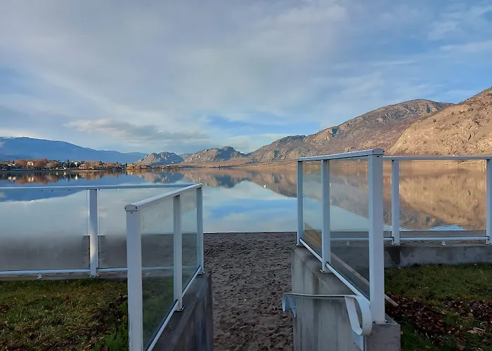 Richter Pass Beach Resort Osoyoos