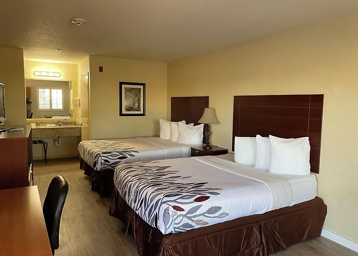Kenedy Inn And Suites