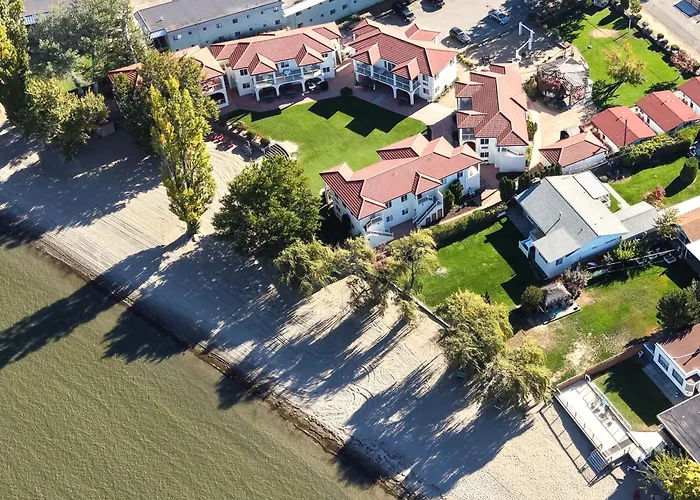 Sandy Beach Suites Osoyoos