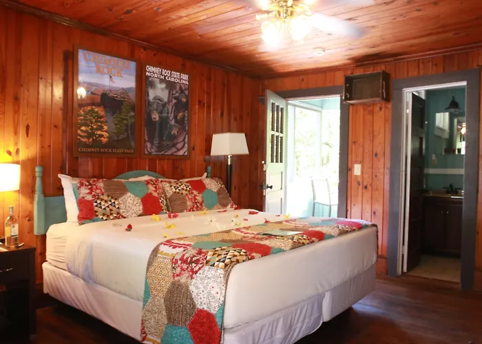 Riverside Lodge At Chimney Rock
