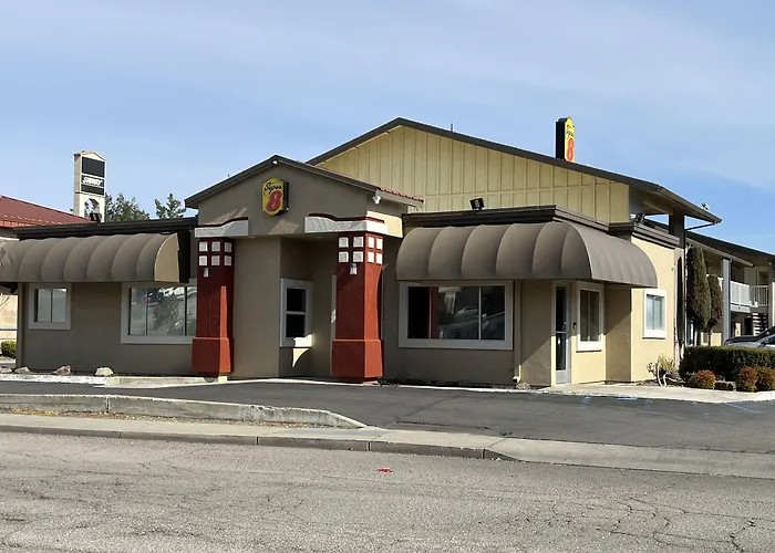 Super 8 By Wyndham Red Bluff Motel