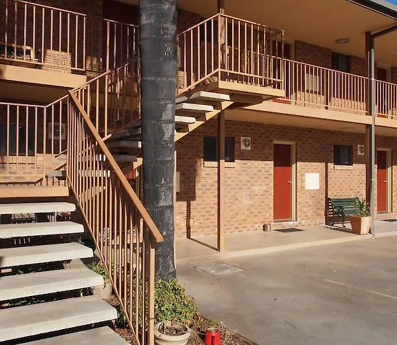 Cobar Town & Country Motor Inn