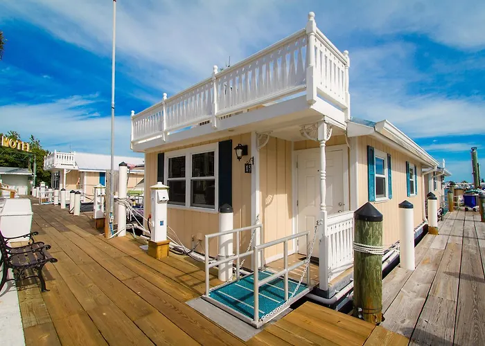 Harborside Motel & Marina Key West