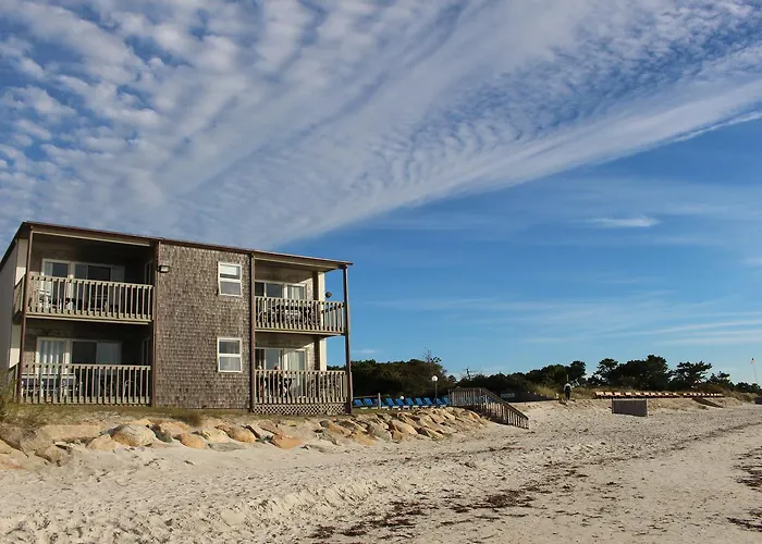 Surfcomber On The Ocean Motel South Yarmouth