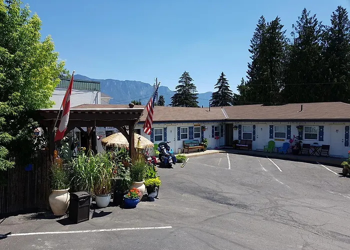 Creston Valley Motel
