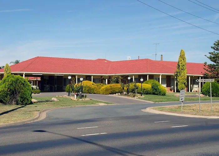 Pines Country Club Motor Inn Shepparton