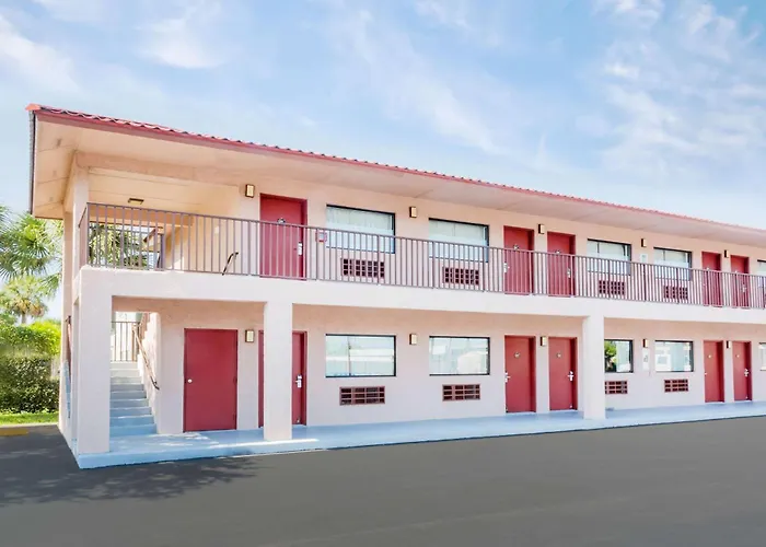 Redfinn Inn Fort Pierce