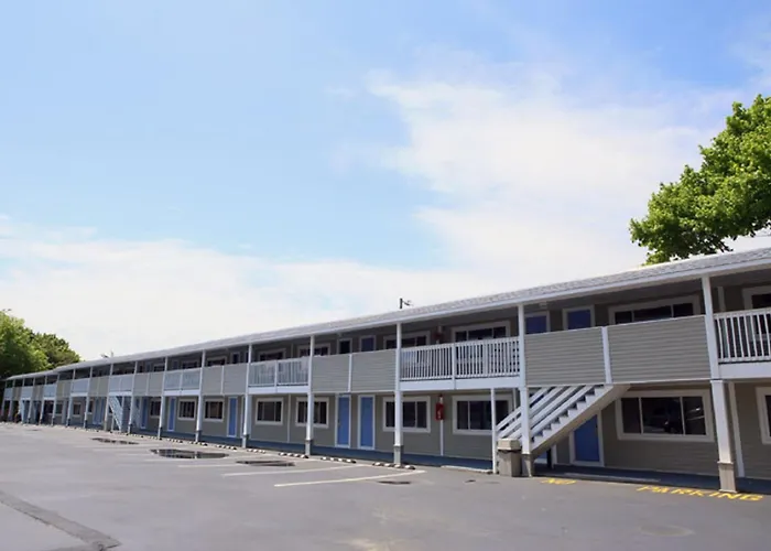Days Inn By Wyndham - Cape Cod West Yarmouth