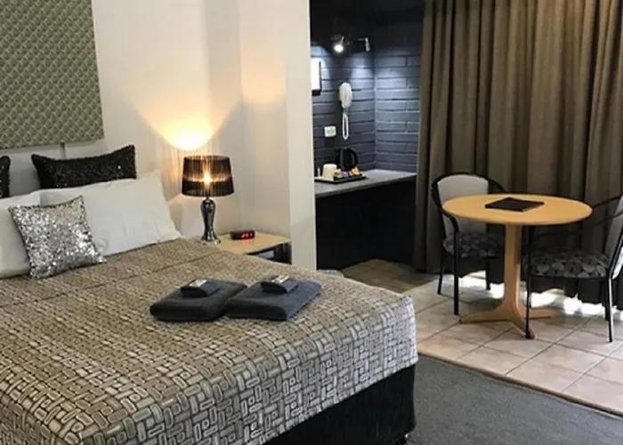 Central Motel Gin Gin