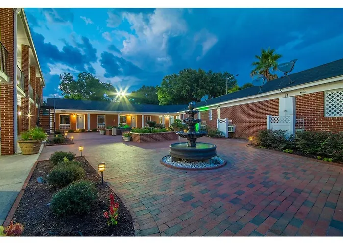 Winton Inn & Suites Barnwell